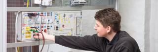 Mood Image Elektroniker für Betriebstechnik