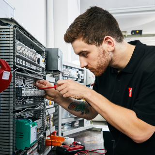 Ausbildung Zum Elektroniker Für Betriebstechnik Bei ZWILLING